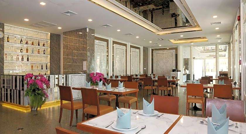 Crystal Palace Luxury Hotel Pattaya