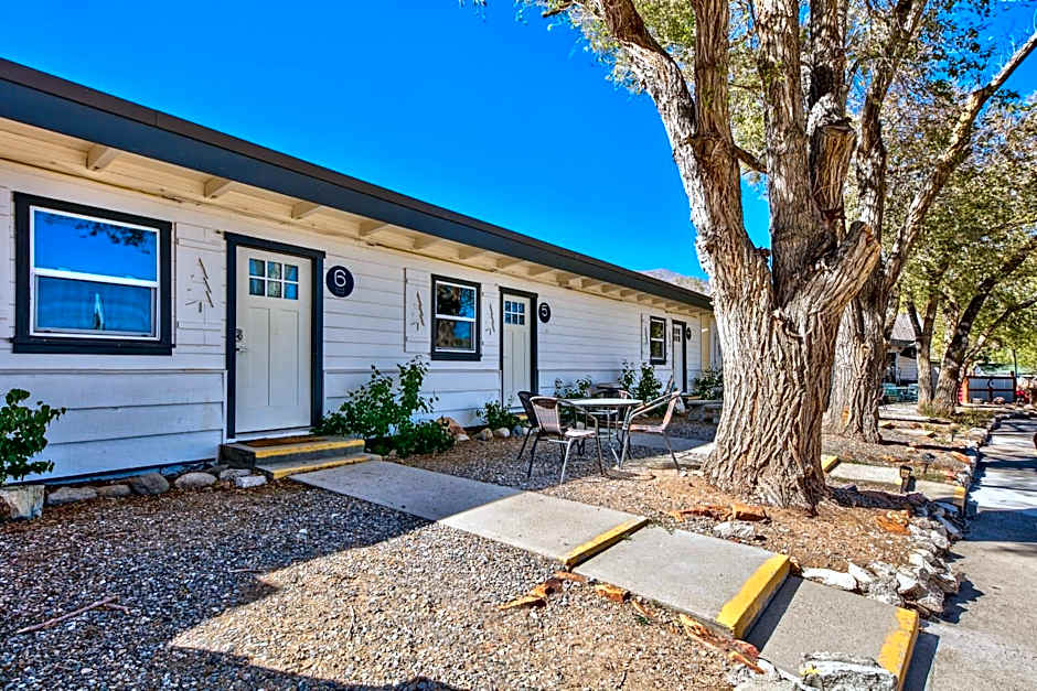 The Historic West Walker Motel