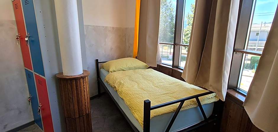 Bled Lesce station rooms and depo