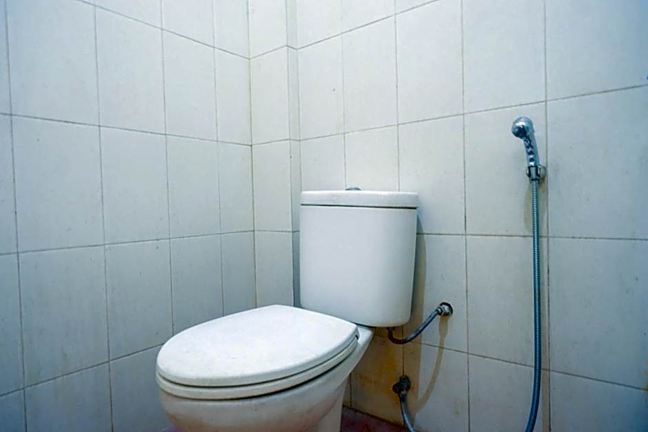 Pandawa Guest House At Ngaliyan Square Mitra RedDoorz