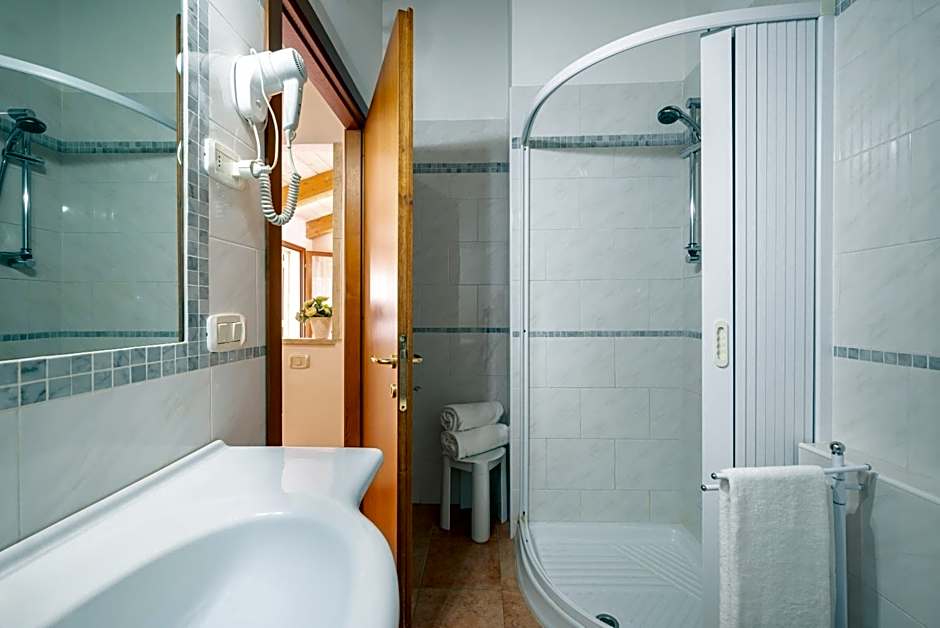 Lola Piccolo Hotel e Appartamenti