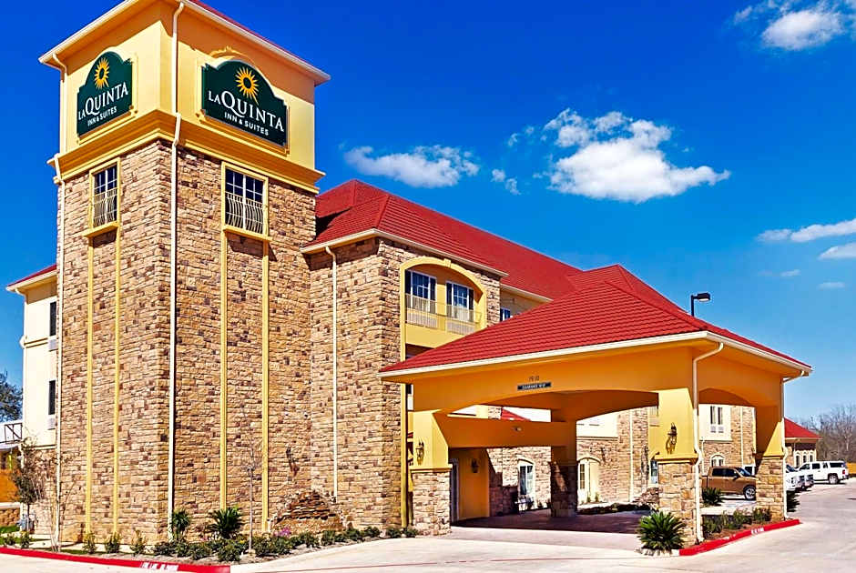 La Quinta Inn & Suites by Wyndham Floresville