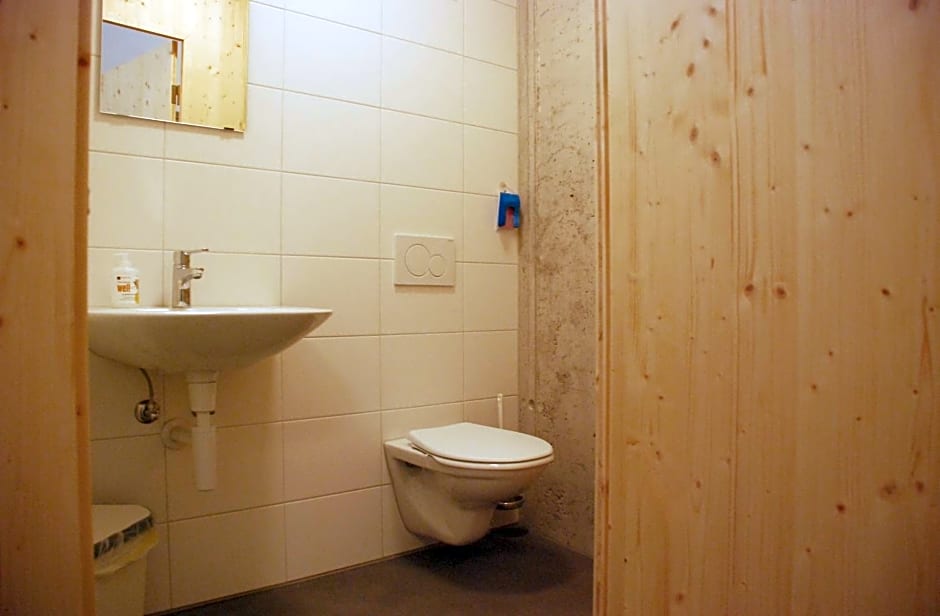 Hostel Tabakhuesli