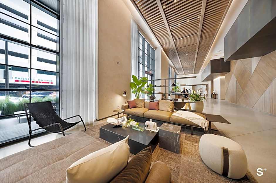 Modern Downtown 1BR with Amazing City Views