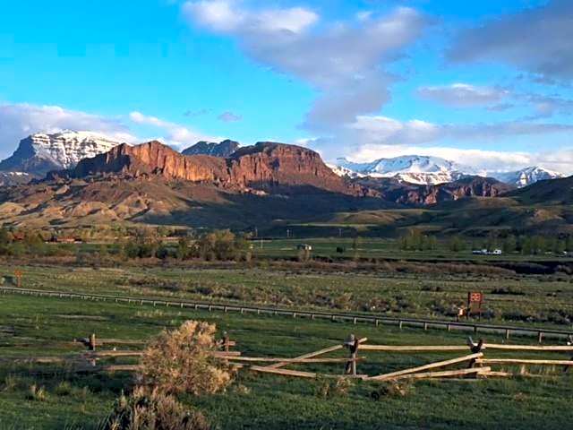 Eycat Lodging Company
