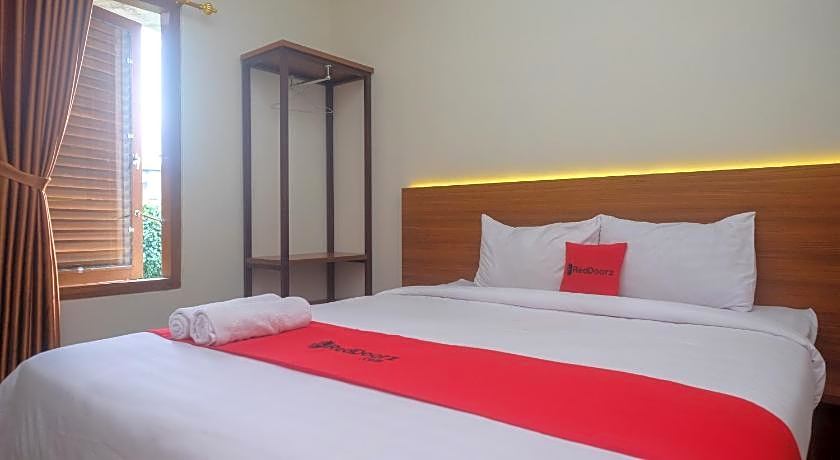 RedDoorz @ Gentan Raya by Joglomas