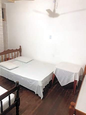 Basic Triple Room with Shared Bathroom