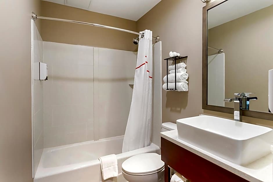 Red Roof PLUS+ Jamaica, NY - JFK Airport 