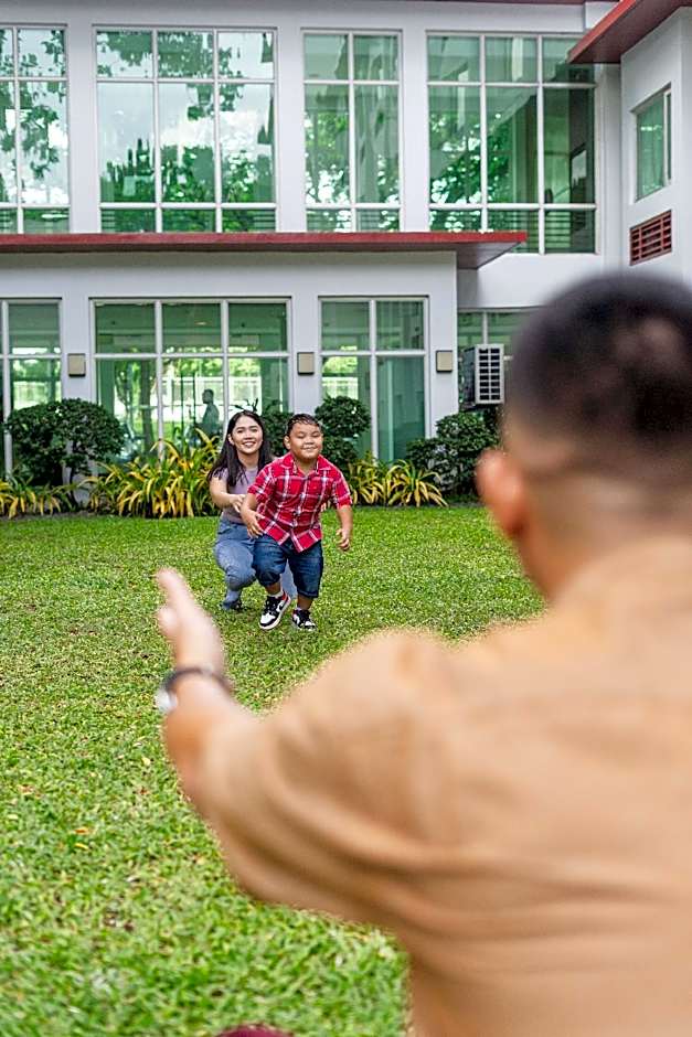 Microtel by Wyndham UP Technohub