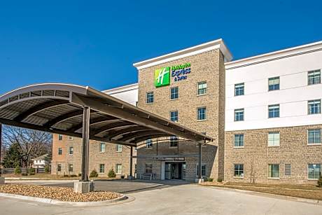 Holiday Inn Express & Suites Shawnee-Kansas City West By IHG