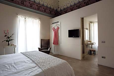 Junior Suite with Balcony