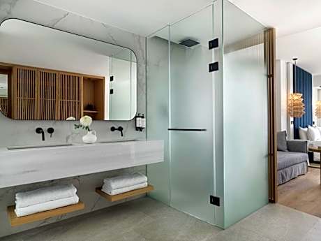 Junior Twin Suite with Private Plunge Pool and Sea View