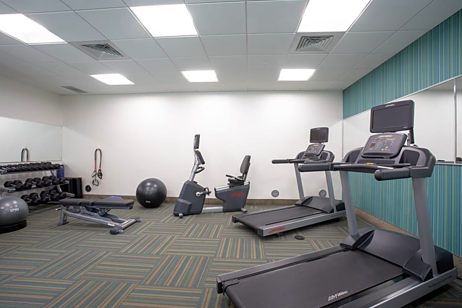 Holiday Inn Express & Suites Sterling By IHG
