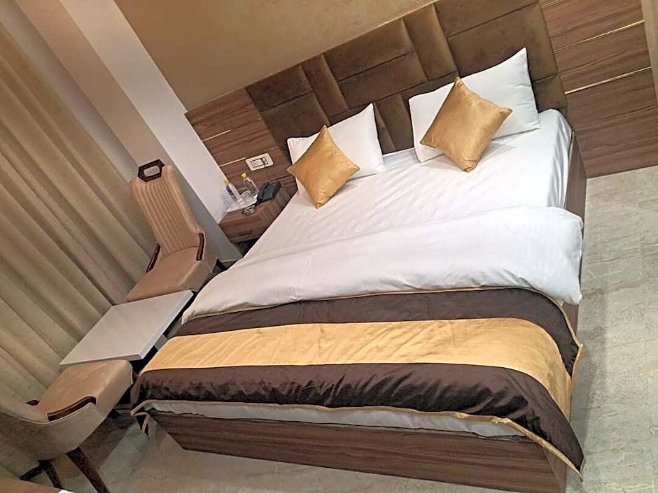 Hotel Navraj Palace