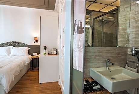 Deluxe Double or Twin