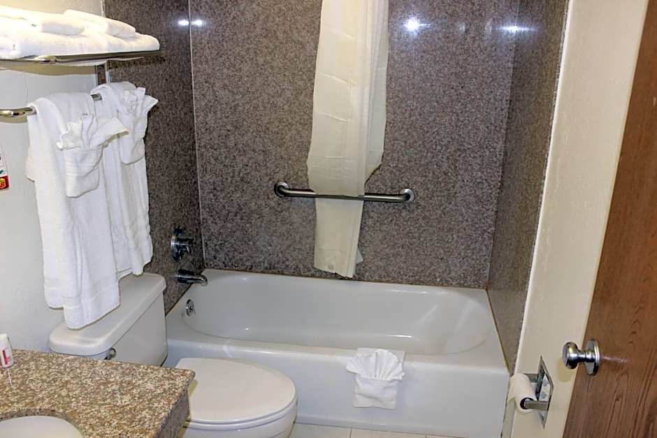 Super 8 by Wyndham Tuscaloosa – Tuscaloosa, AL