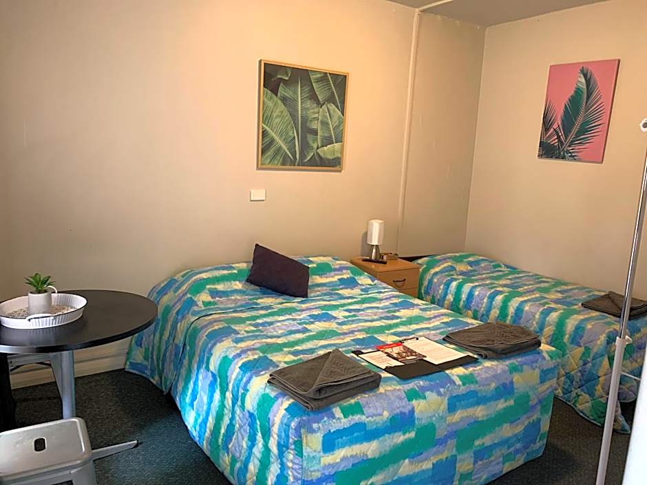 Hello Adelaide Motel and Apartments