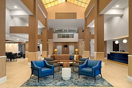 DoubleTree By Hilton Hotel Norfolk Airport
