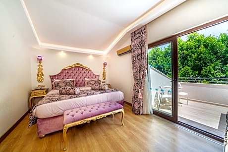 Honeymoon Room with Hot Tub