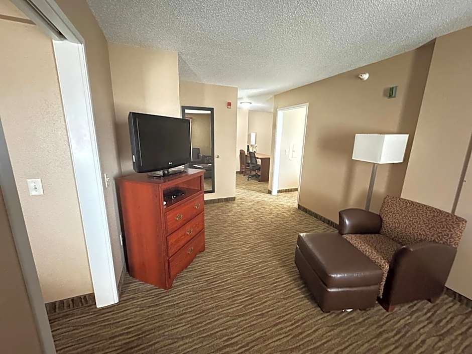 GrandStay Residential Suites Hotel - Eau Claire