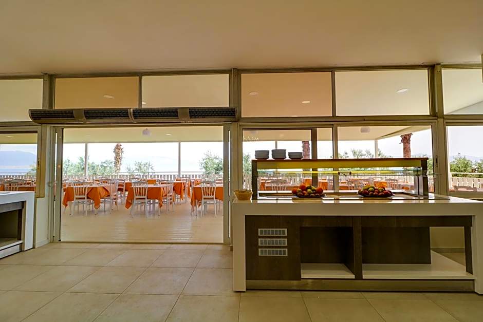 Calamos Beach Family Club