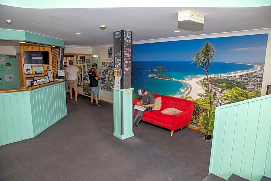 Pacific Coast Lodge and Backpackers