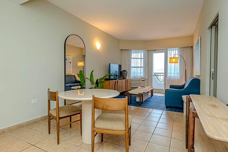 Comfort Inn & Suites Levittown