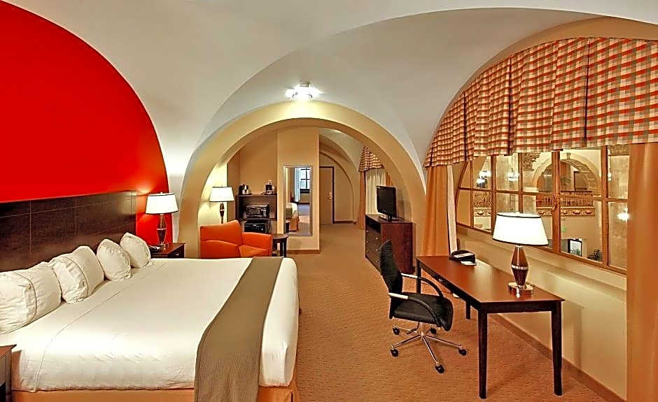 Holiday Inn Express Baltimore Downtown – Baltimore, MD