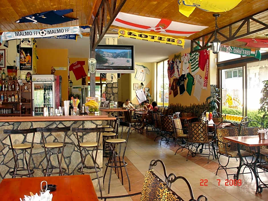 Friends Family Hotel