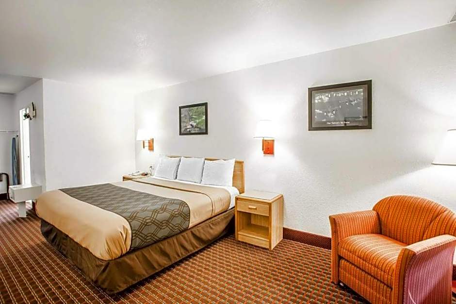 Econo Lodge Truman Inn