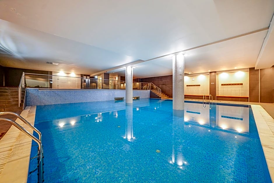 Yellow Praia Monte Gordo