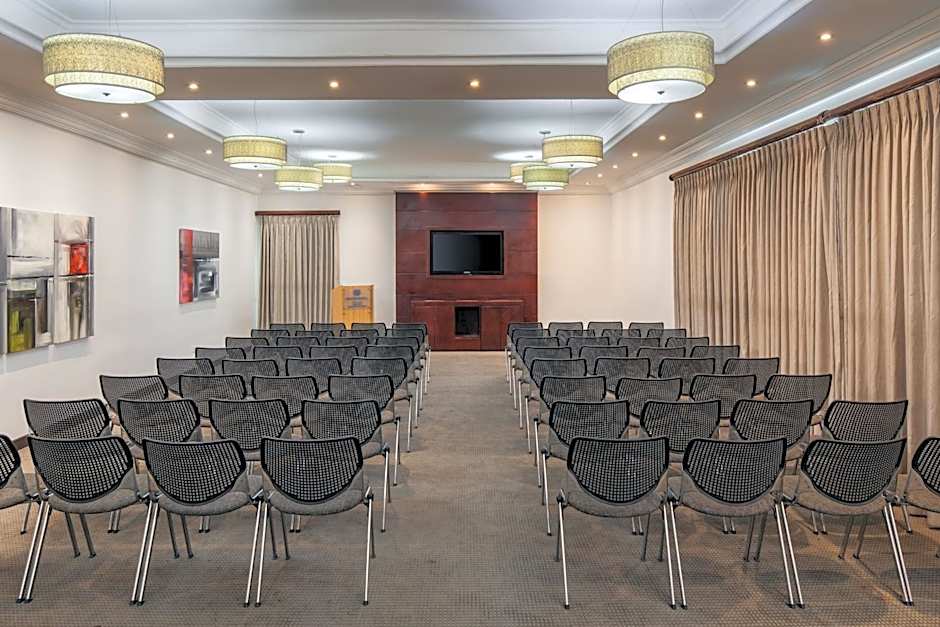 Protea Hotel by Marriott Lagos Kuramo Waters