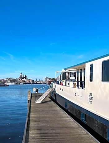 Hotelboat Iris