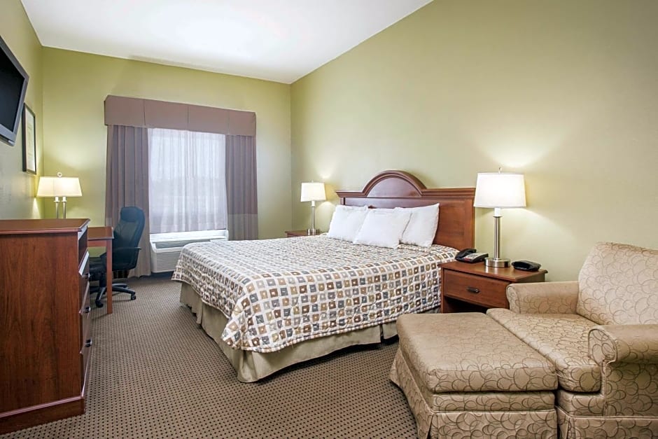 Days Inn & Suites by Wyndham Swainsboro