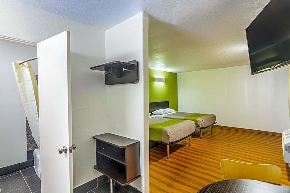 Motel 6-Childress, TX