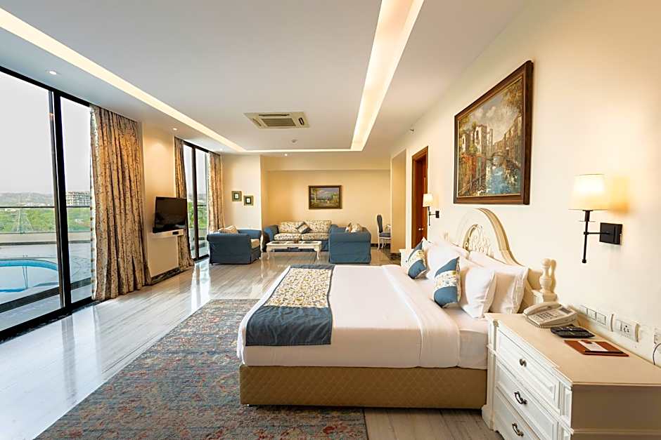 Photo 1 of 7 of Suite