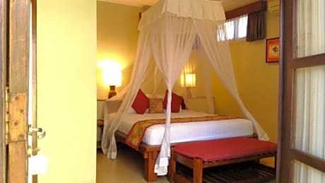 One-Bed Room Apartment with Garden