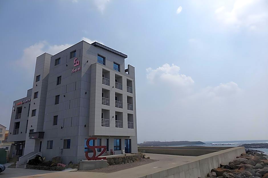 HOTEL52