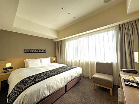 Superior King Room with Free access to Lounge - Non-Smoking