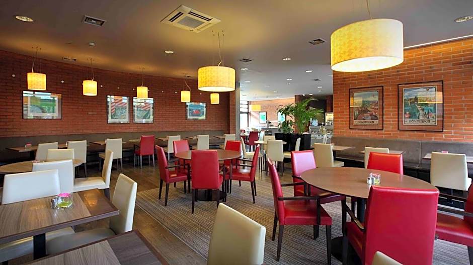 Expo Hotel