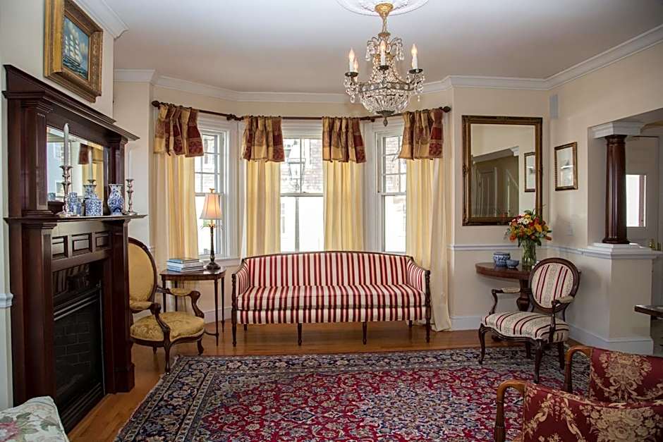 Almondy Inn Bed & Breakfast