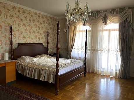Economy Quadruple Room with Shared Bathroom