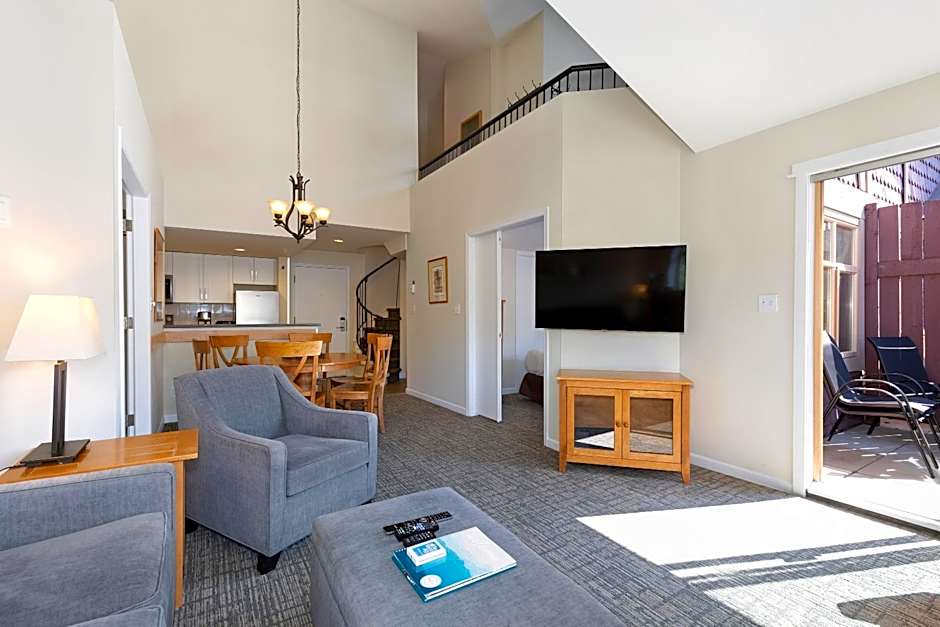 Tyndall Stone Lodge by Whiski Jack