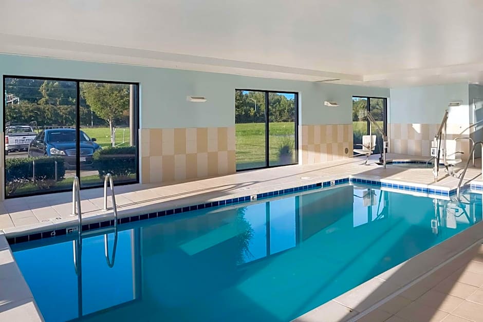 Comfort Suites Suffolk - Chesapeake