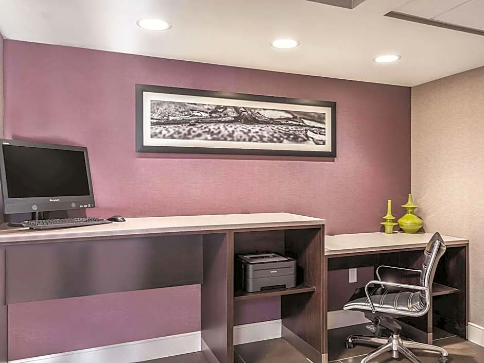 La Quinta Inn & Suites by Wyndham Columbia Jessup