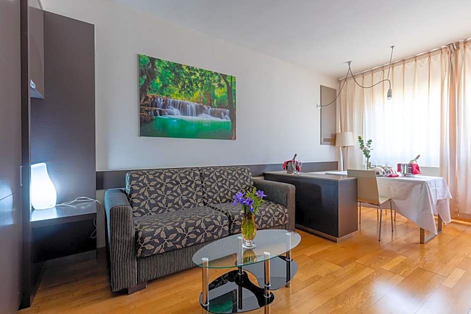 Wall Art Hotel & Residence