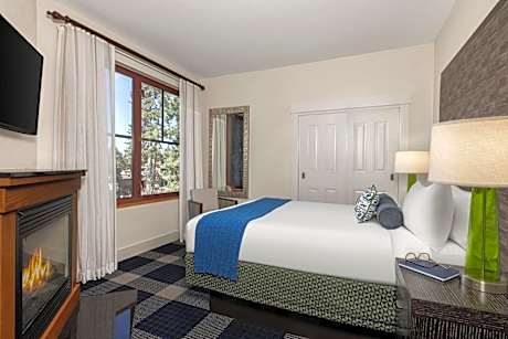 One-Bedroom Suite with Fireplace