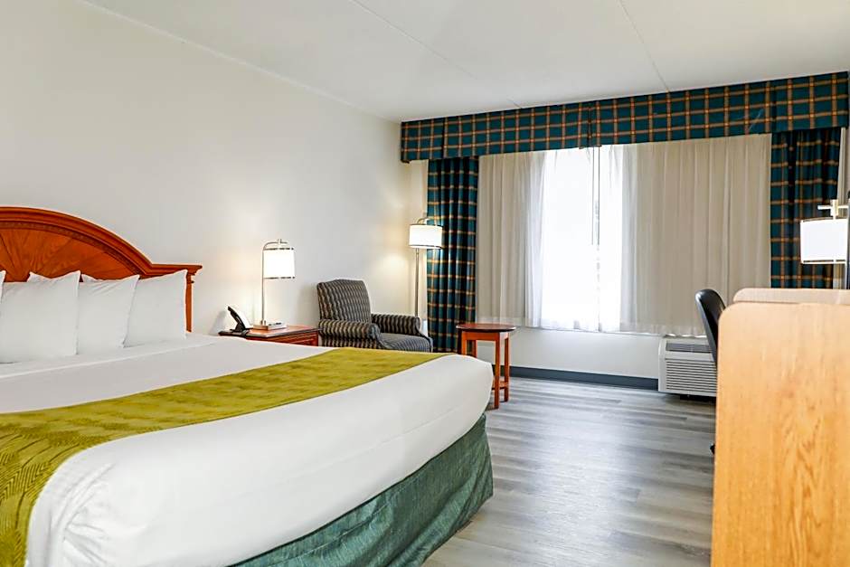 Ramada by Wyndham Cumberland Downtown