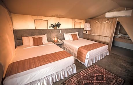 Standard Tent with 2 Queen Beds