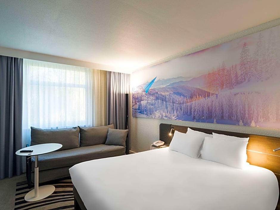 Photo 1 of 6 of Executive Multiple Beds